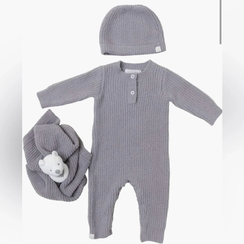 NIB Barefoot Dreams CozyChic Ribbed Romper, Buddy Blanket &Beanie Set- Dove gray